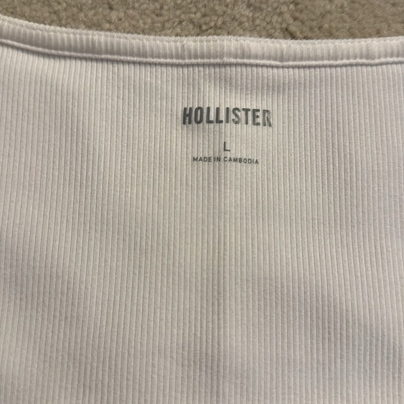 Elegant White Long Sleeve Top with Black Trim - Picture 6 of 6